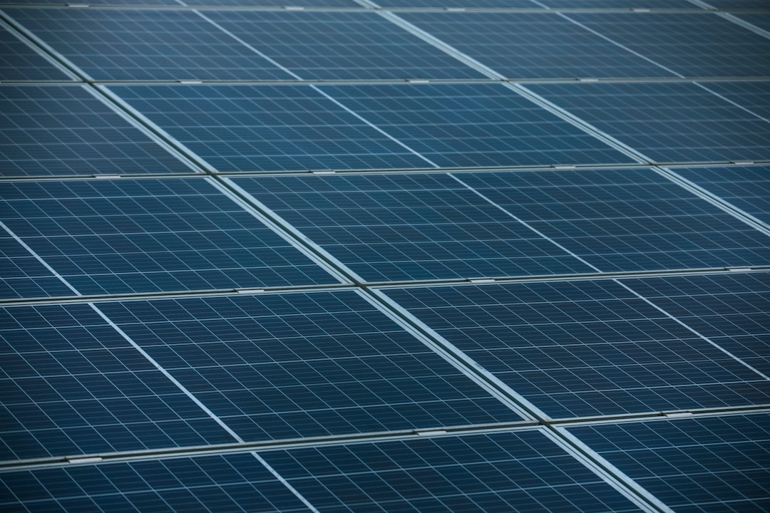 Finansowanie energii odnawialnej: wyzwania i możliwości